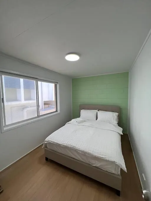 Samuel Grove Apartment Gold Coast 0*,  Australia